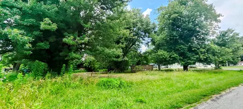 651 Manor Dr, La Grange, KY 40031 photo 4