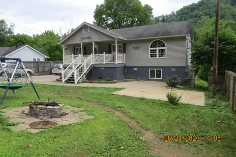 149 Fresh Meadows Rd, Dayhoit, KY 40824