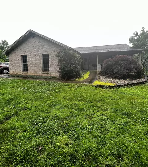 525 Country Acres Dr, Somerset, KY 42503