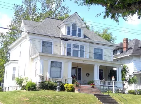 16 Boone Ave, Winchester, KY 40391