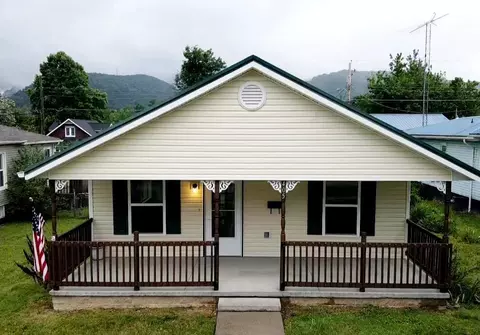 405 Poplar St, Ravenna, KY 40472