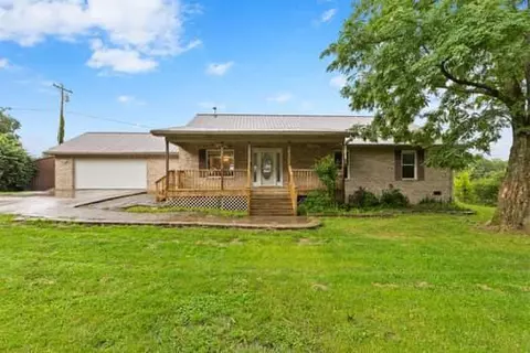 1722 Goggin Ln, Danville, KY 40422