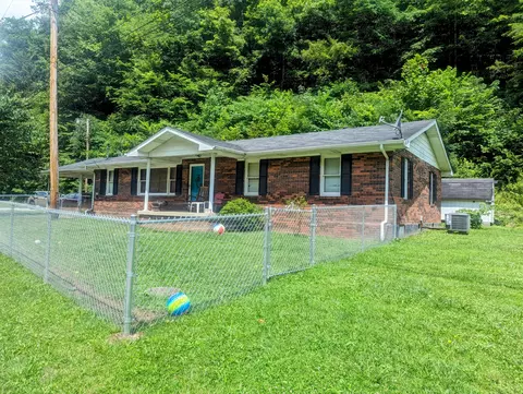 25640 Us 421, Hyden, KY 41749