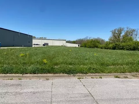 305 Elizabeth St, Nicholasville, KY 40356