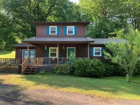 121 Cemetery Rd, Martin, KY 41649