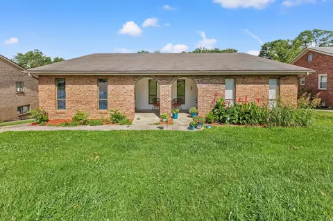 473 Whispering Hills Dr, Lexington, KY 40517