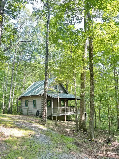 1000 Tar Lick Rd, Parksville, KY 40464