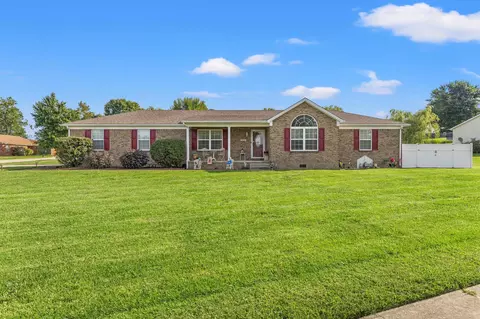 1140 Queens Way, Lawrenceburg, KY 40342