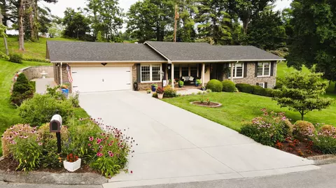 100 Nightingale Cir, Somerset, KY 42503