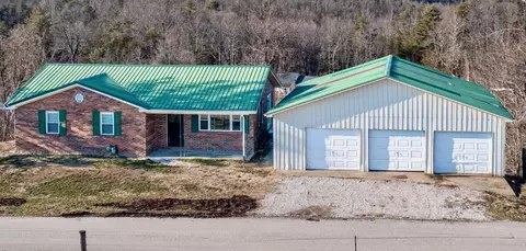 255 Booth Rd, Pine Ridge, KY 41360
