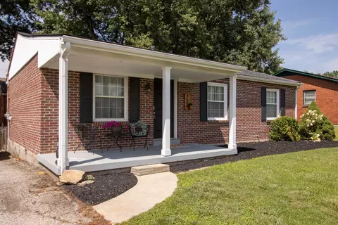 123 E Showalter Dr, Georgetown, KY 40324 photo 2