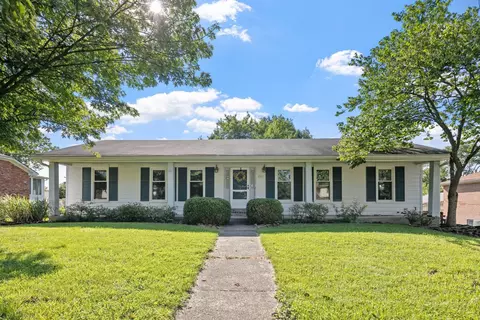 3320 Carriage Ln, Lexington, KY 40517