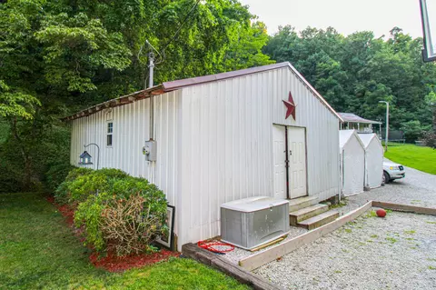 207 Lockard Holw, Jackson, KY 41339 photo 30
