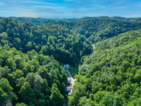 207 Lockard Holw, Jackson, KY 41339 photo 3