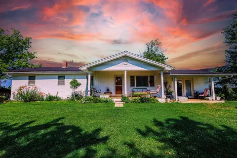 325 Powers, Frenchburg, KY 40322