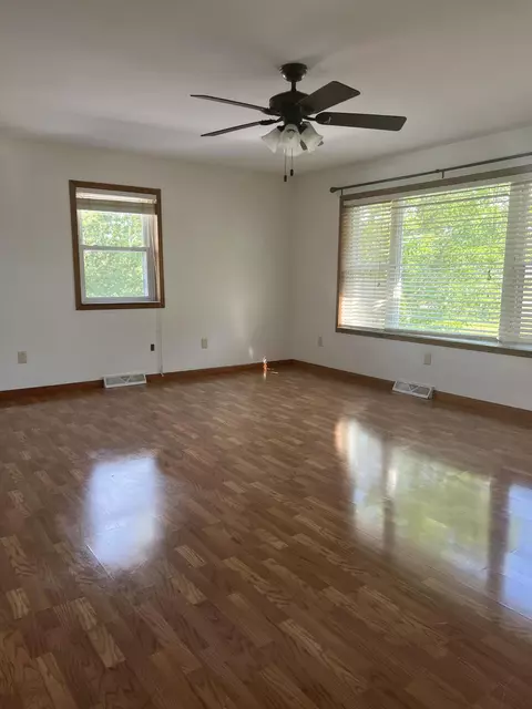 115 Crestview Rd, Berea, KY 40403 photo 2