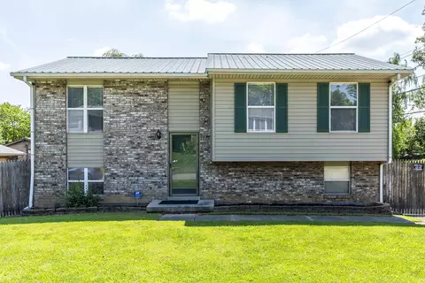 576 Elk Lake Dr, Lexington, KY 40517