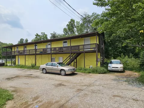 4670 Richmond Rd, Irvine, KY 40336