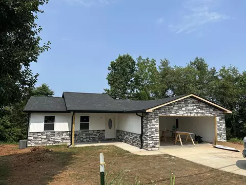 181 Central Point Dr, Somerset, KY 42503