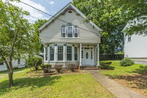 343 W 2nd St, Paris, KY 40361