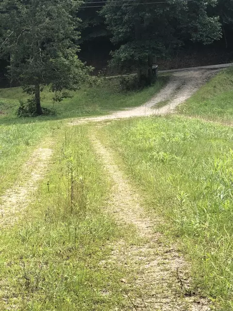 27 Champ Lane Ln, Frenchburg, KY 40322