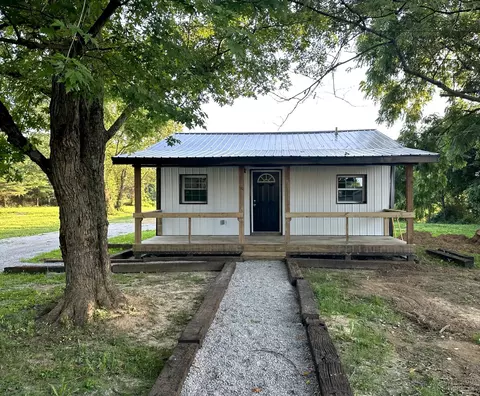 463 E 467 E Racetrack Rd, Somerset, KY 42501