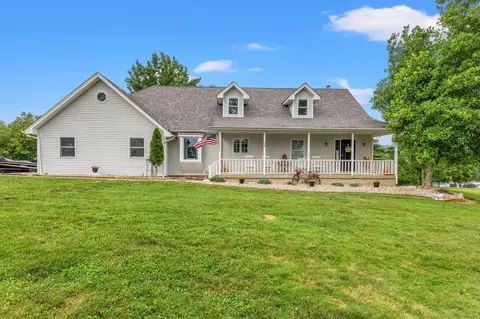 94 Gwinn Island Cir, Danville, KY 40422