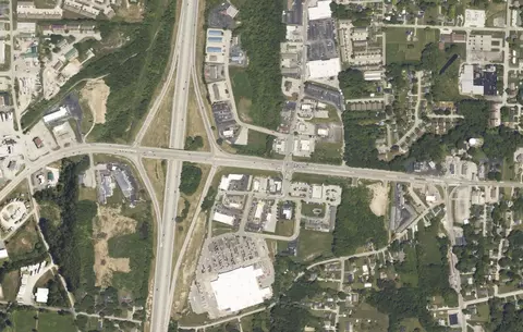 120-136 Plaza Dr, Berea, KY 40403