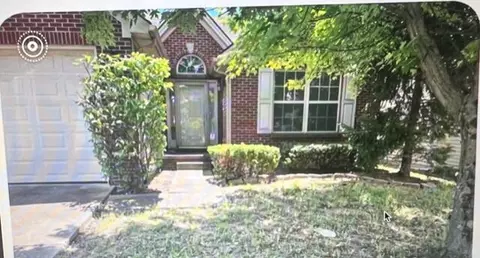 672 Estrella Dr, Lexington, KY 40511