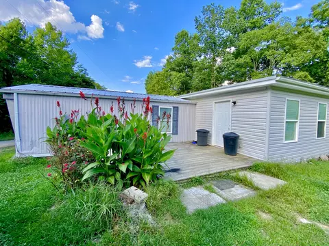 276 Rocky Top Dr, Burnside, KY 42519 photo 2