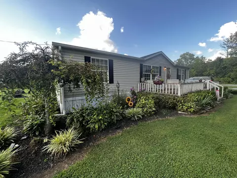 136 E Railroad St, Hustonville, KY 40437