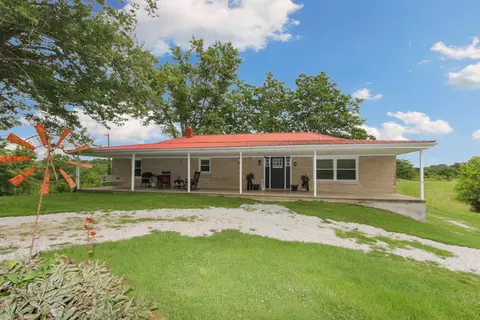 1068 Fairview Rd, Lawrenceburg, KY 40342