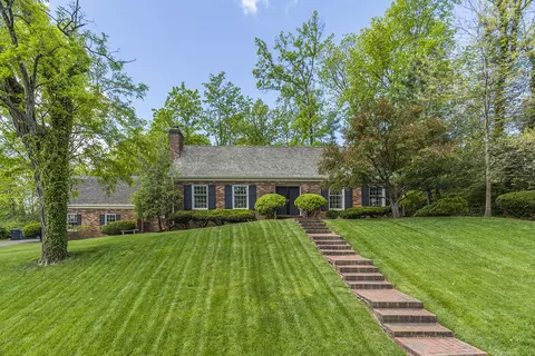 2024 Lakeside Dr, Lexington, KY 40502