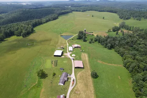 345 Trooper Ln, Morehead, KY 40351