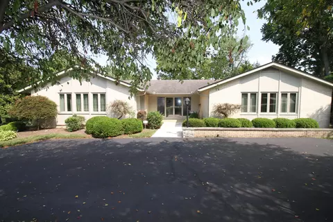 3368 Cloverdale Dr, Lexington, KY 40502