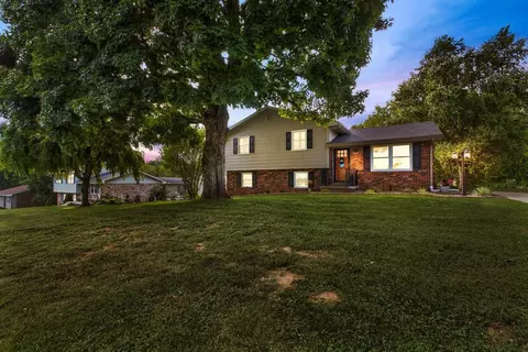 1513 Tina Ct, Mount Sterling, KY 40353
