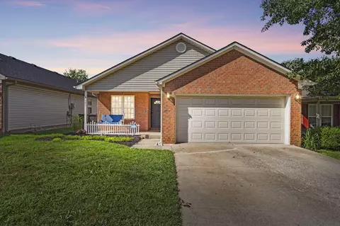 141 Clover Valley Dr, Lexington, KY 40511