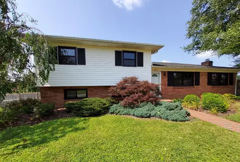 568 Lin Wal Rd, Lexington, KY 40505