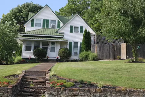 327 E North St, Carlisle, KY 40311