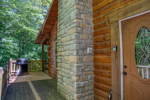 1105 Lower Hatchers Rd, Stanton, KY 40380