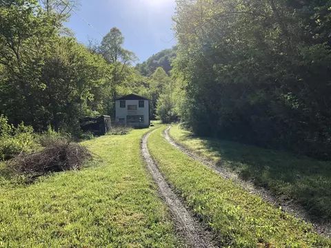 10190 Ky-66, Oneida, KY 40972 photo 3