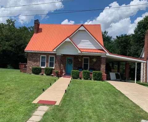 35 Gray St, Allen, KY 41601