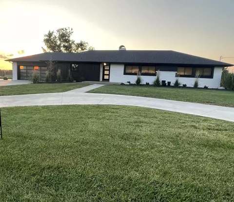 409 Lakeview Drive Dr, Campbellsville, KY 42718