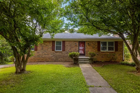 348 Whitfield Dr, Lexington, KY 40515