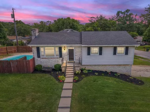 490 Monticello Blvd, Lexington, KY 40503