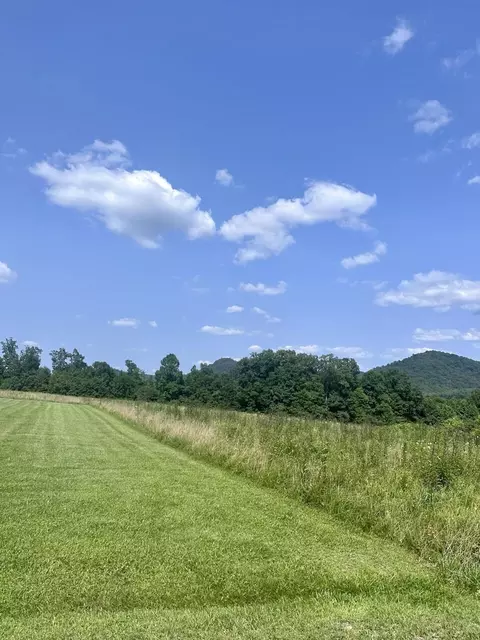 185 Concord Dr, Morehead, KY 40351