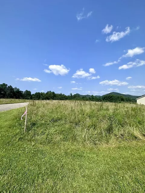6 Concord Dr, Morehead, KY 40351