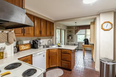 131 Oak St, Hazard, KY 41701 photo 7