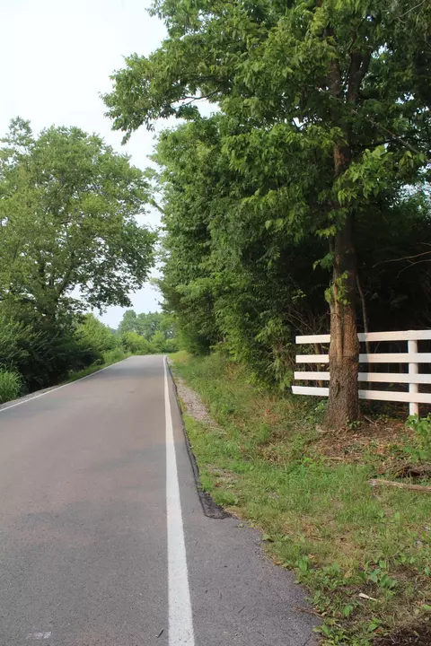 1 Levy Rd, Paris, KY 40361 photo 2