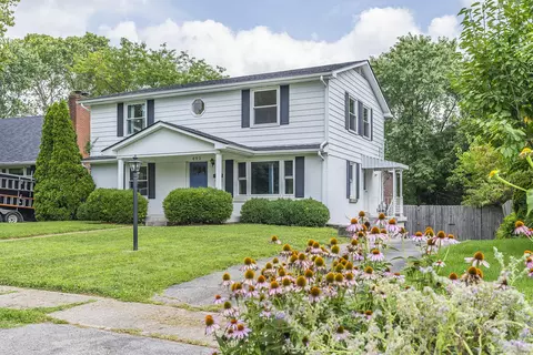493 Hill N Dale Rd, Lexington, KY 40503